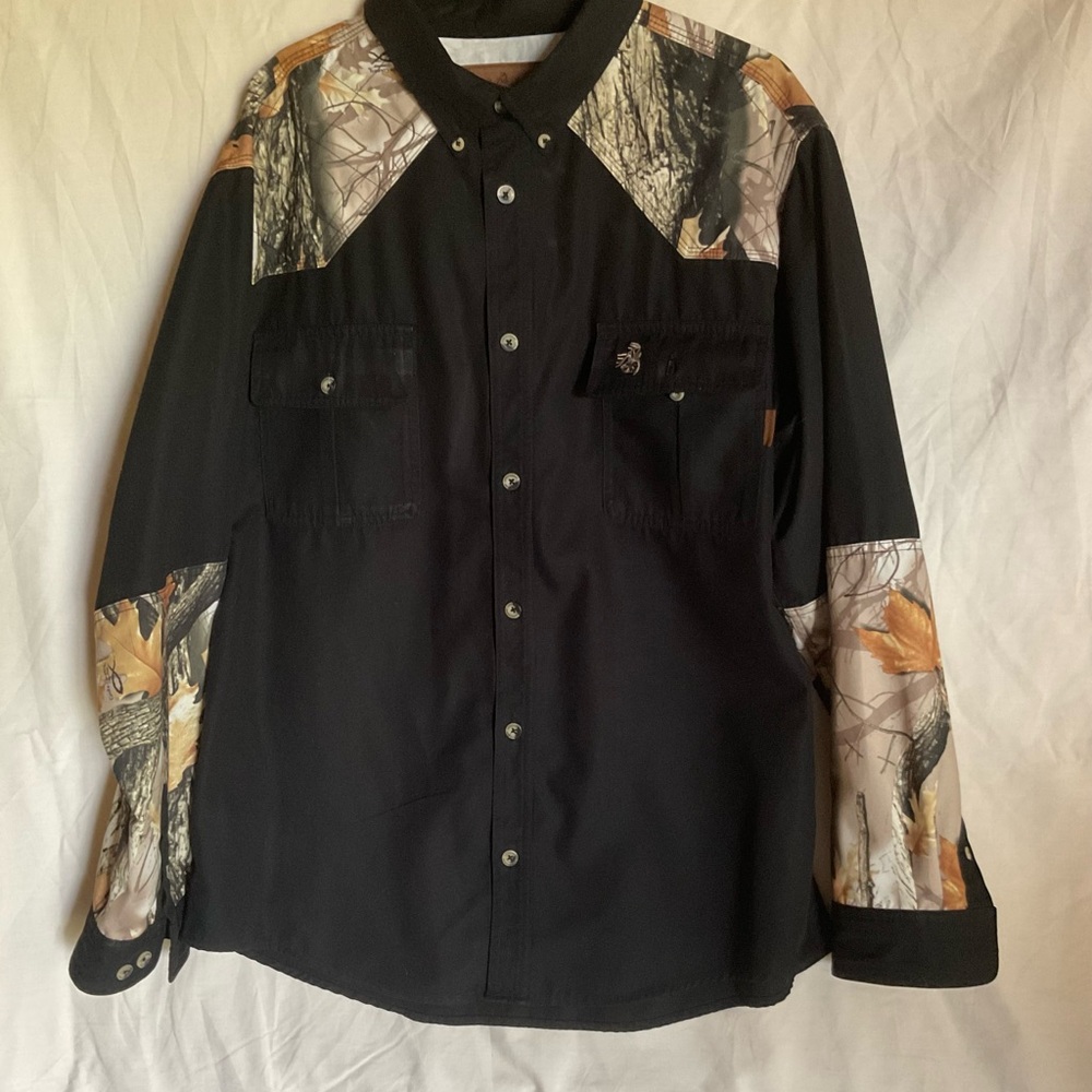 Legendary Whitetails Black and Camouflage Shirt, size XL